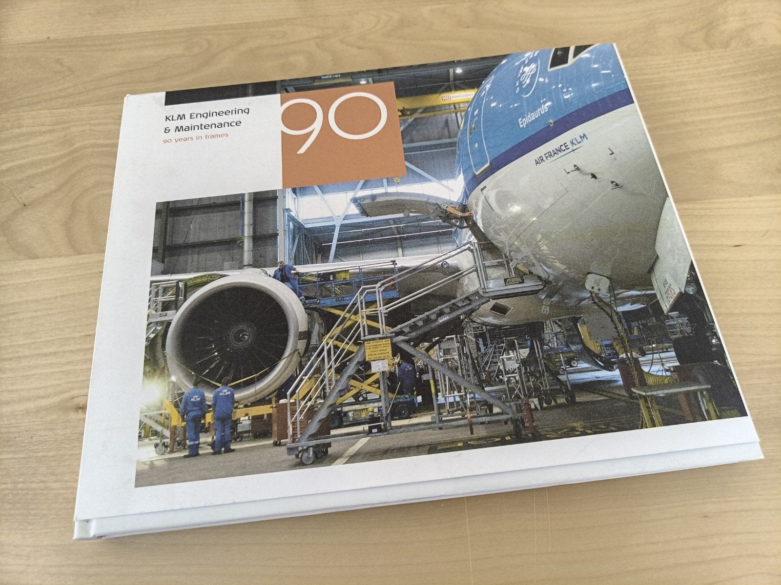 KLM Engineering & Maintenance 90 jaar in foto's, Ophalen of Verzenden, Nieuw, Overige onderwerpen, Onbekend