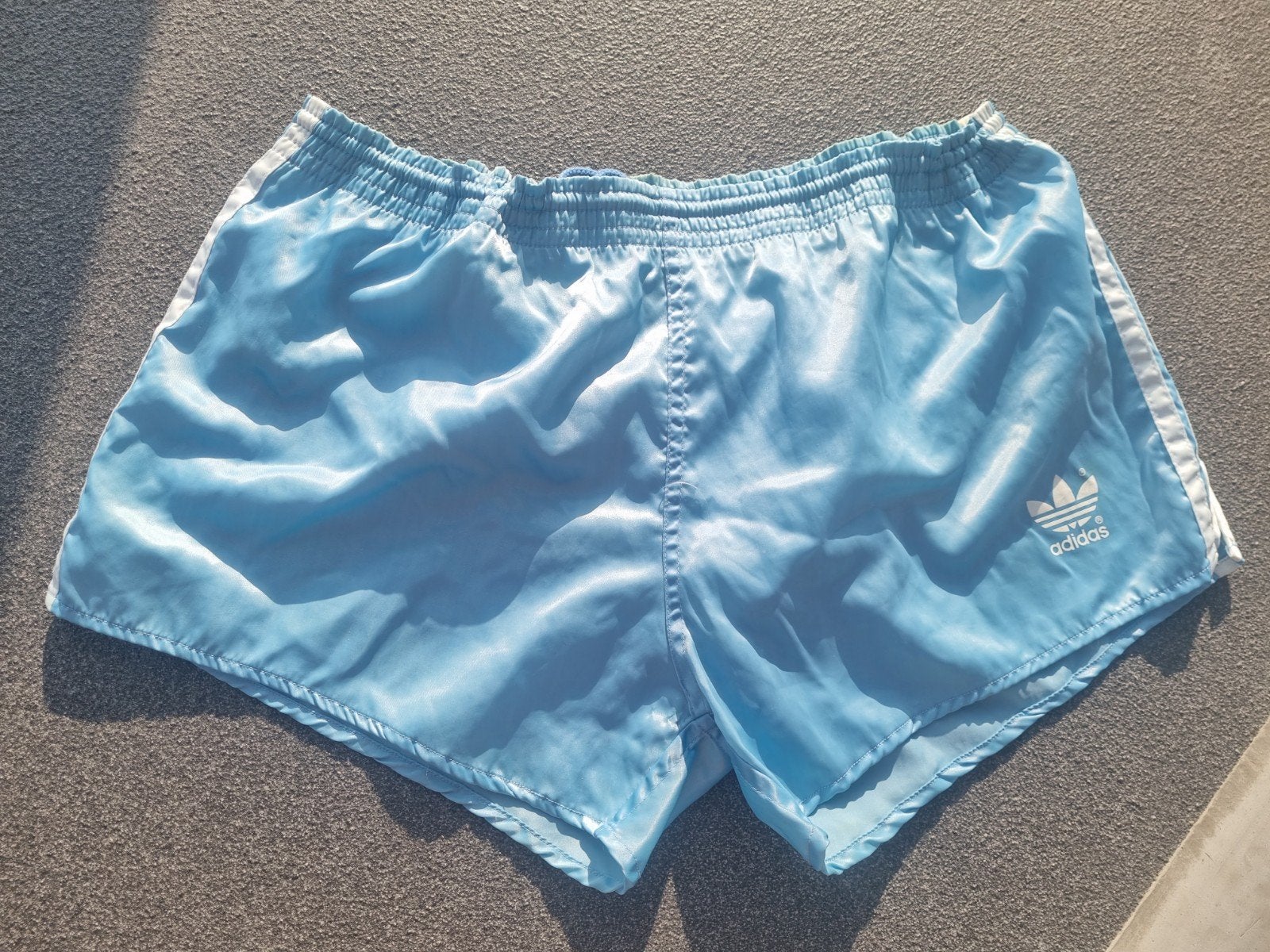 Adidas vintage short.  Maat L., Maat 52/54 (L), Blauw, Ophalen of Verzenden, Zo goed als nieuw
