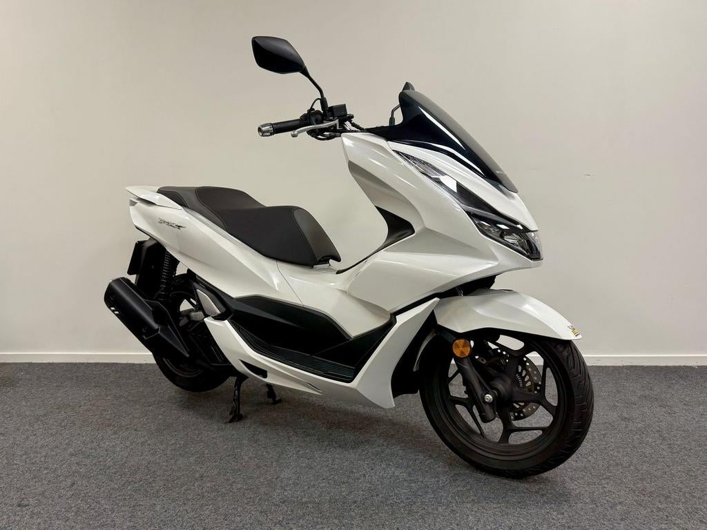 HONDA PCX 125 ABS | 2021 | 6.800KM, Motoren, Motoren | Honda, Scooter, HONDA, Bedrijf, Onbekend
