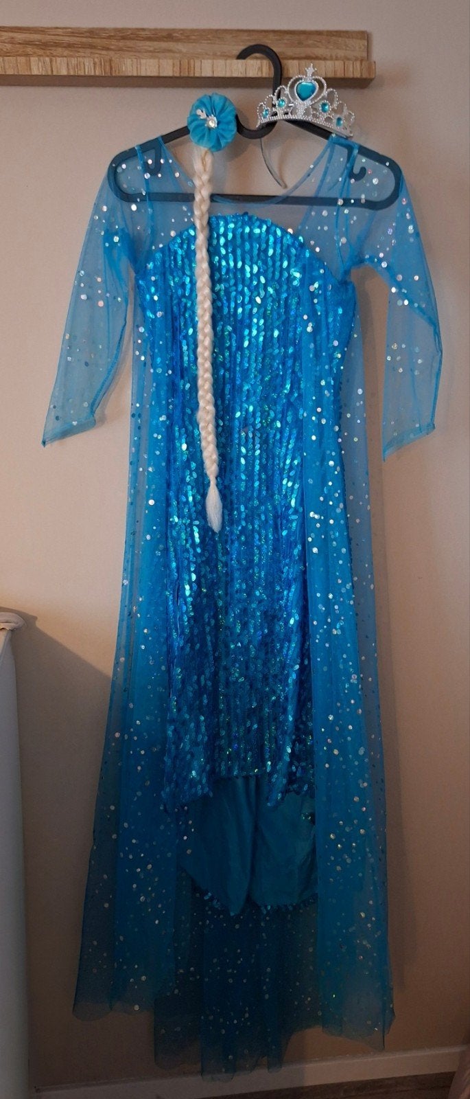 Prachtige Elsa Frozen jurk met tiara en vlecht, mt 110/116, Ophalen of Verzenden, Zo goed als nieuw, 110 t/m 116, Meisje