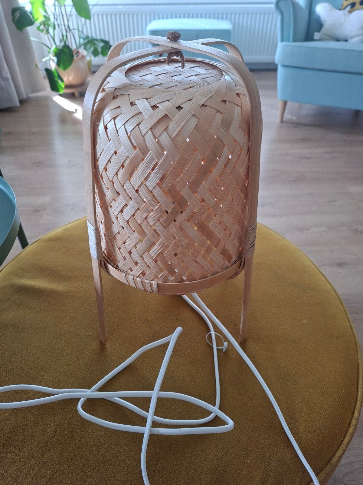 IKEA Knixhult Tafellamp Bamboe, Huis en Inrichting, Lampen | Tafellampen, E14 (klein), IKEA, Met stekker, Landelijk