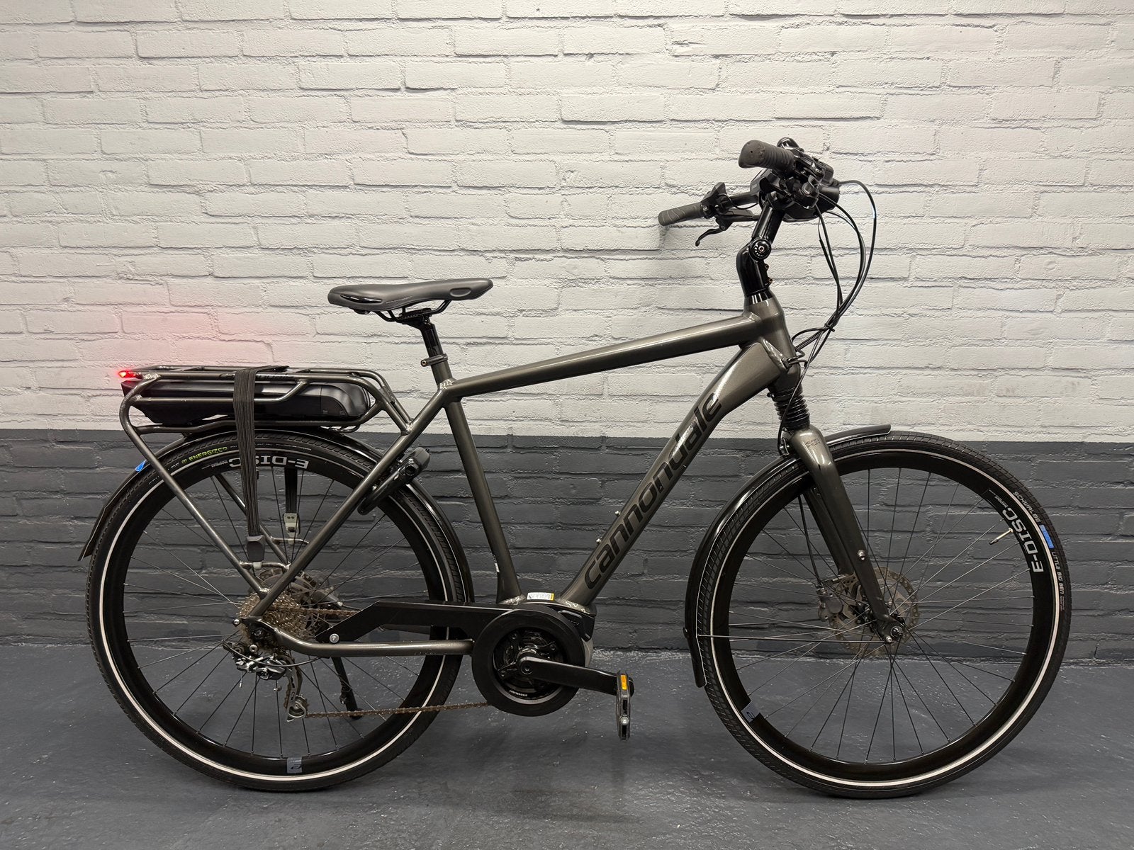 Cannondale Mavaro heren fiets elektrisch Bosch motor 9037 KM, Versnellingen, Zo goed als nieuw, 57 tot 61 cm, Schijfrem