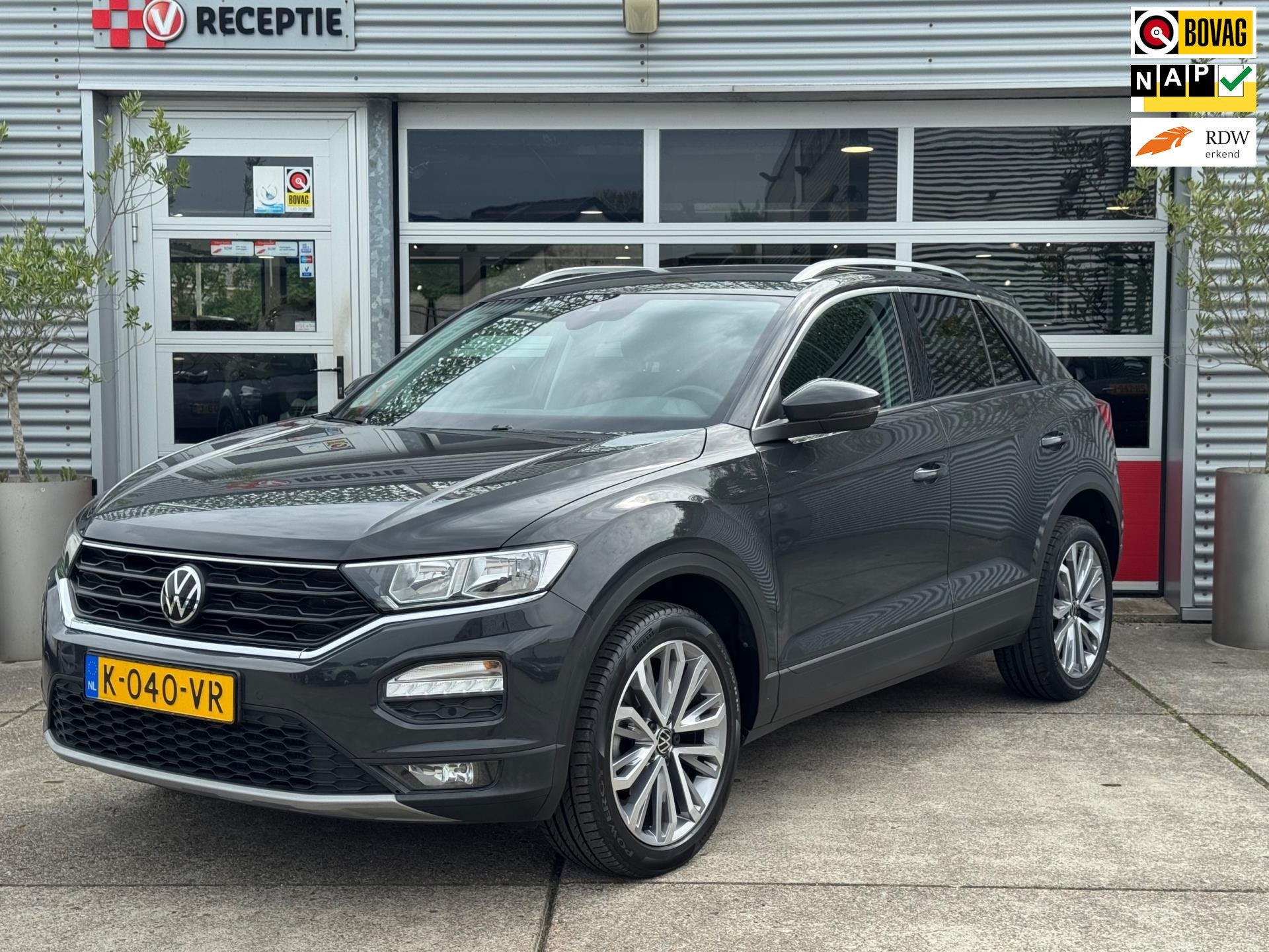 Volkswagen T-Roc 1.5 TSI Style Business Aut / A.Cam / Carpla, Auto's, Euro 6, 150 pk, Origineel Nederlands, Bedrijf