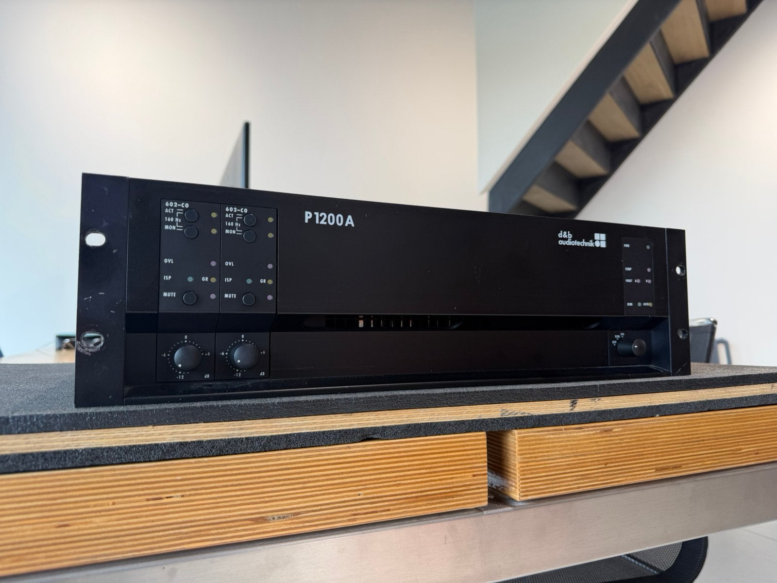 D&B audiotechnik P1200A amp + C6 kaarten, Audio, Geen, Geen, D&b