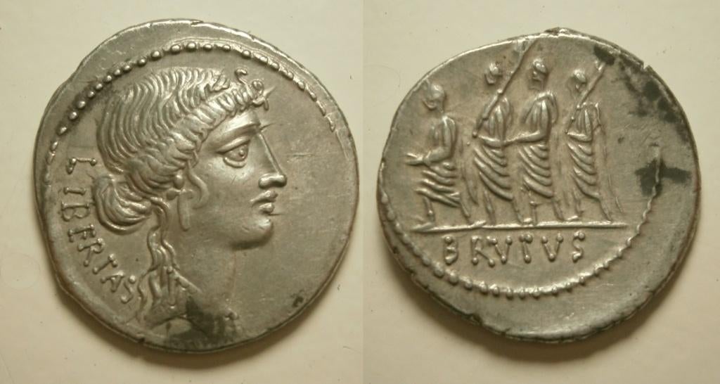 Romeinse Republiek 54 BC Brutus, as moneyer, AR Denarius., Ophalen of Verzenden, Overige landen, Losse munt, Zilver