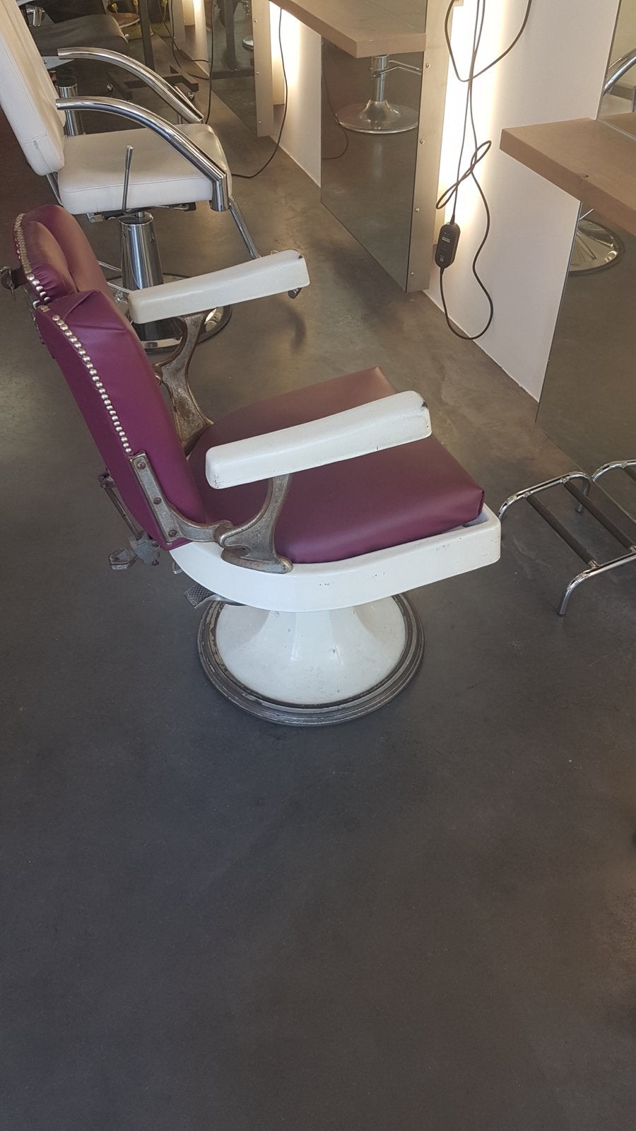 Vintage Kappersstoel - Opnieuw Bekleed, Ophalen
