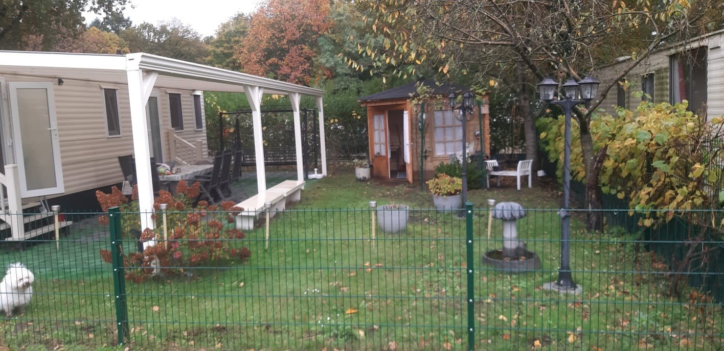 Te koop luxe stacaravan met nieuwe overkapping