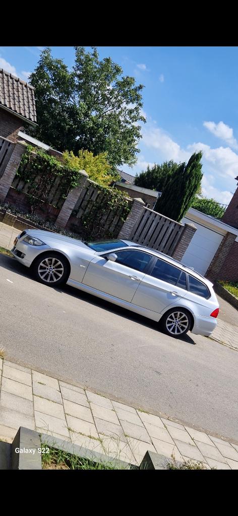 BMW 3-Serie 2.0 318 I Touring 2010 Grijs, Euro 5, Zwart, Handgeschakeld, Dealer onderhouden