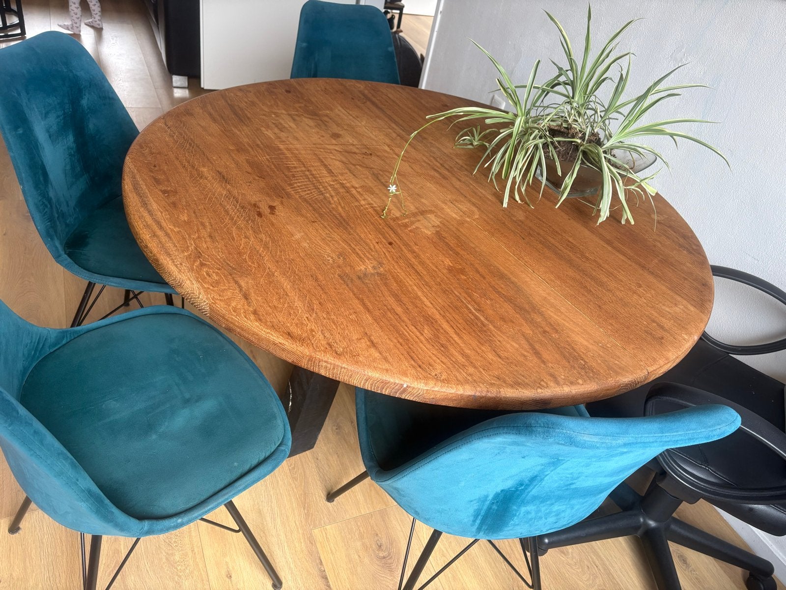 Massief eiken ronde eettafel met 4 stoelen, Ophalen, Gebruikt, 100 tot 150 cm, Vier personen