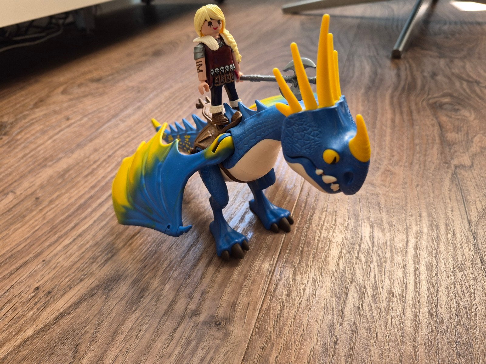 Astrid met Stormvlieg 9247, Ophalen of Verzenden