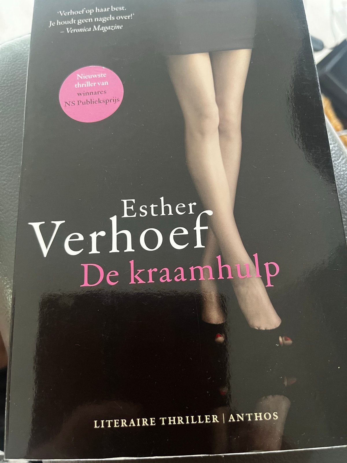Esther Verhoef - De kraamhulp (Literaire thriller), Ophalen of Verzenden, Zo goed als nieuw