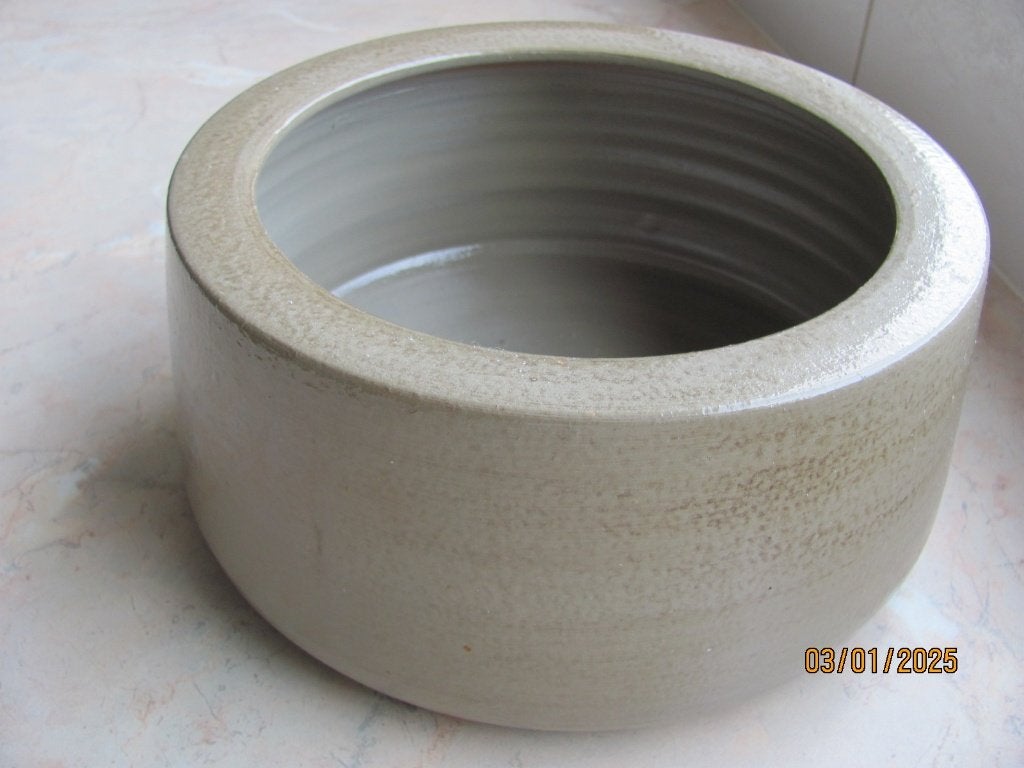 NIEUWSTAAT groen bruin GROTE ronde POT schaal ø 24 x 12 cm, Antiek en Kunst, Antiek | Keramiek en Aardewerk, Ophalen of Verzenden