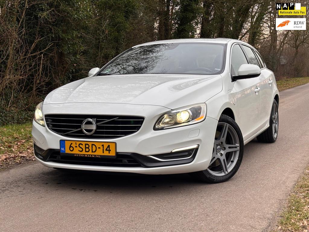 Volvo V60 2.4 D6 AWD Plug-In Hybrid Summum | Pano + Navi + C, Automaat, Automatische klimaatregeling, Wit, Vierwielaandrijving