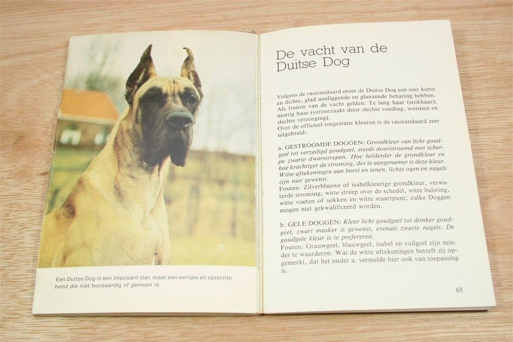 De Duitse Dog — Portret — Rijk Geïllustreerd, Ophalen of Verzenden, Gelezen, Honden