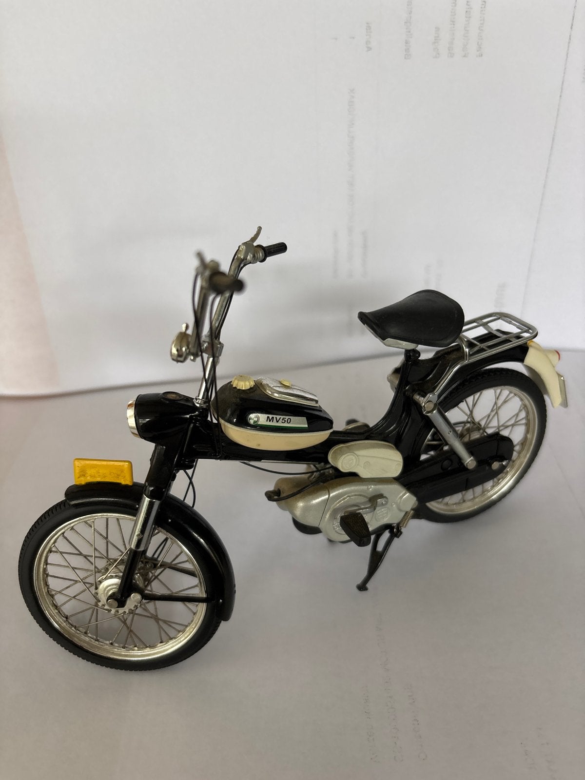 Schaalmodel 1:10 Puch MV50 - Gedetailleerd miniatuur, Ophalen of Verzenden, Zo goed als nieuw, Motor
