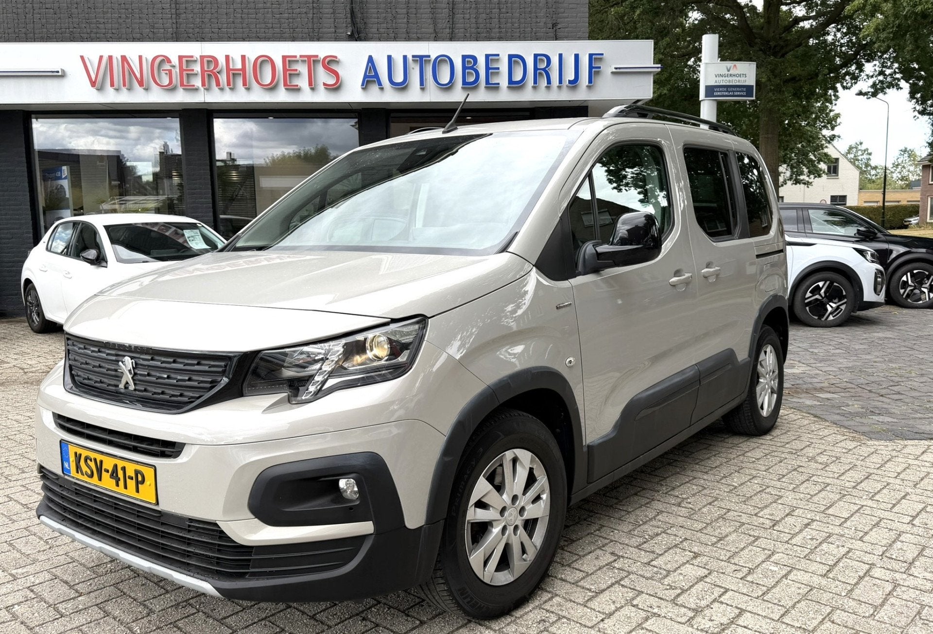 Peugeot Rifter 110 Pk Benzine * GT-Line * Super Netjes * KSV, Auto's, Gebruikt, Zwart, 1199 cc, Origineel Nederlands