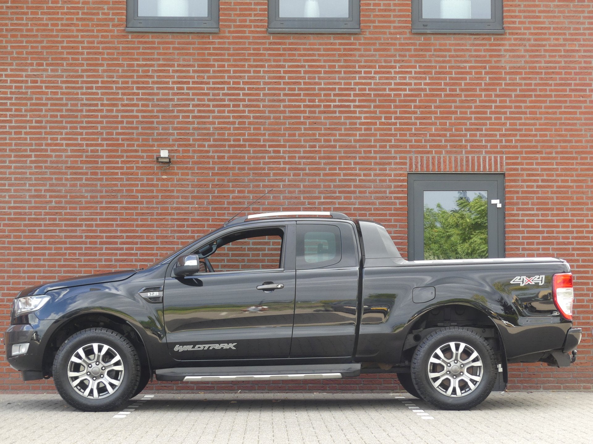 Ford Ranger 3.2 TDCi 4x4 Wildtrak 3500KG Trekgewicht Camera/, Auto's, Automaat, Gebruikt, Euro 6, Zwart