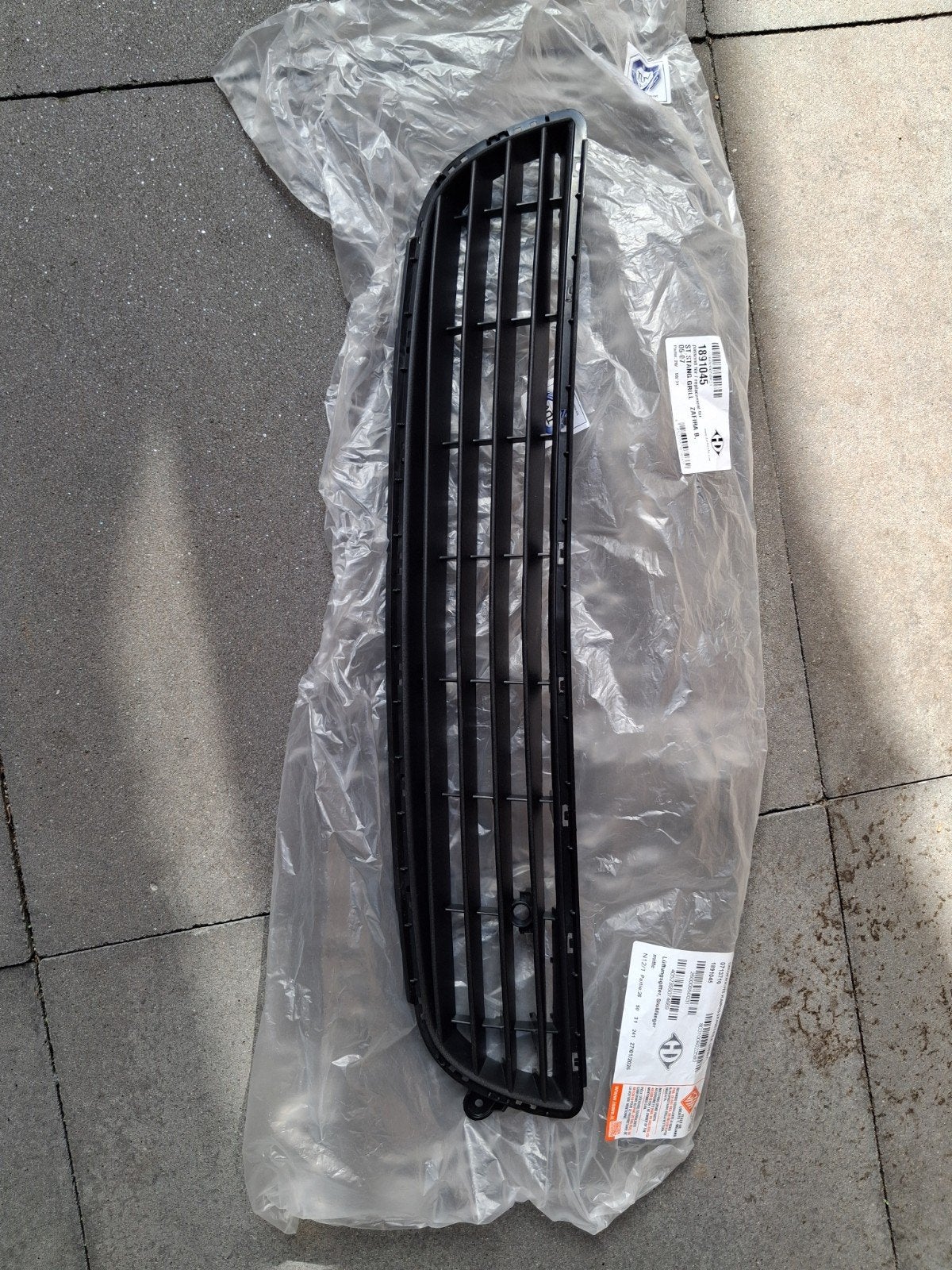 Nieuwe ondergrill voor een OPEL  Zafira B, Auto-onderdelen, Voor, Opel, Nieuw, Ophalen of Verzenden