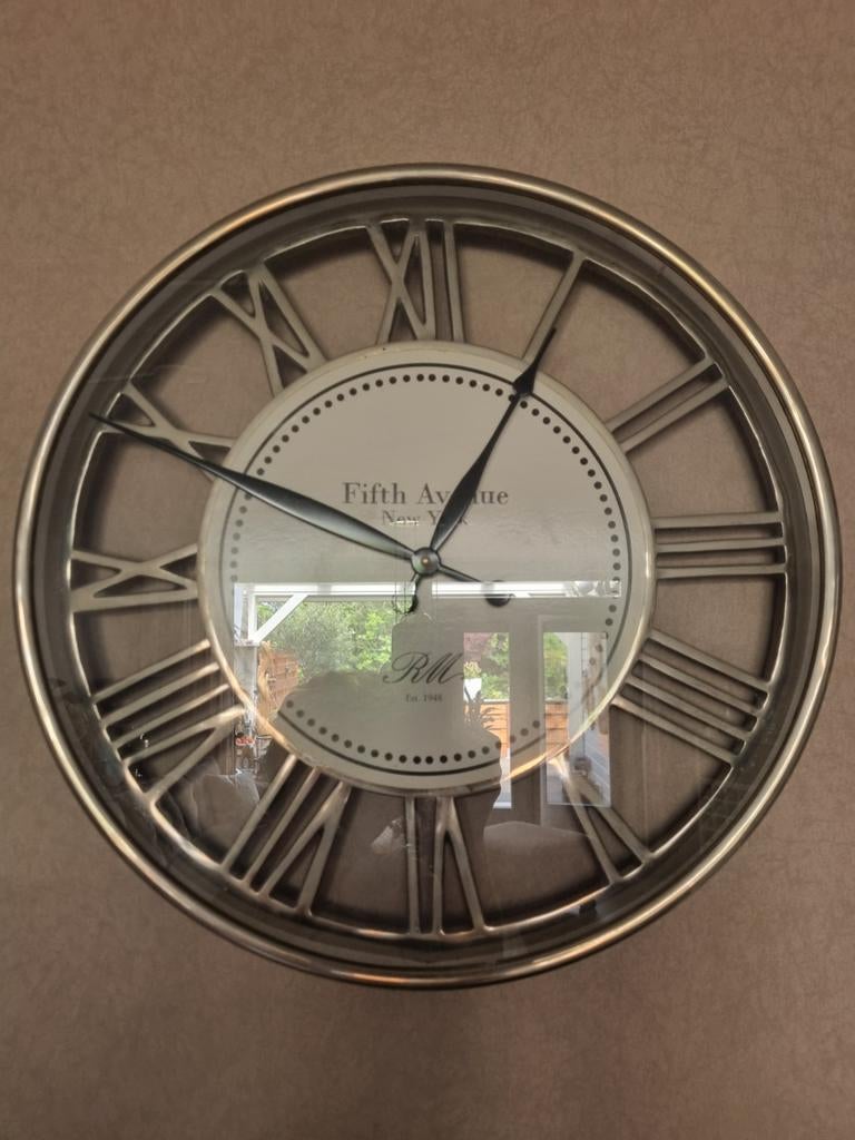 Grote Riviera Maison wandklok - 46 cm, Ophalen of Verzenden, Zo goed als nieuw, Analoog, Wandklok