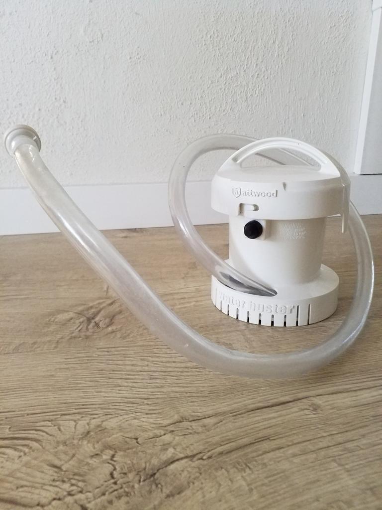 Attwood bilgepomp lenspomp waterbuster, Watersport en Boten, Ophalen of Verzenden, Nieuw