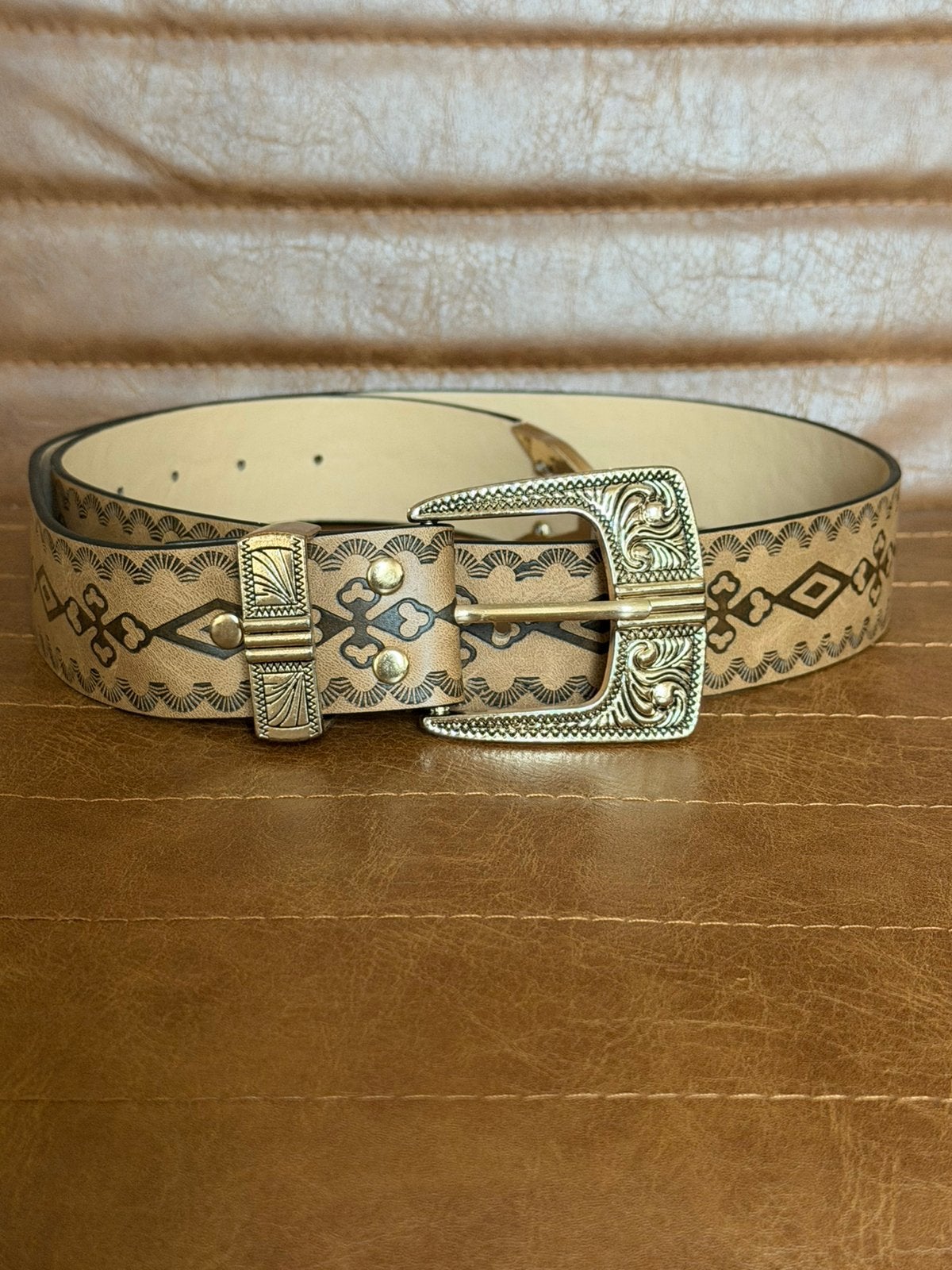 Lichtbruine riem, Kleding | Dames, Riemen en Ceinturen, Ophalen of Verzenden, Zo goed als nieuw, Bruin, 80 tot 90 cm