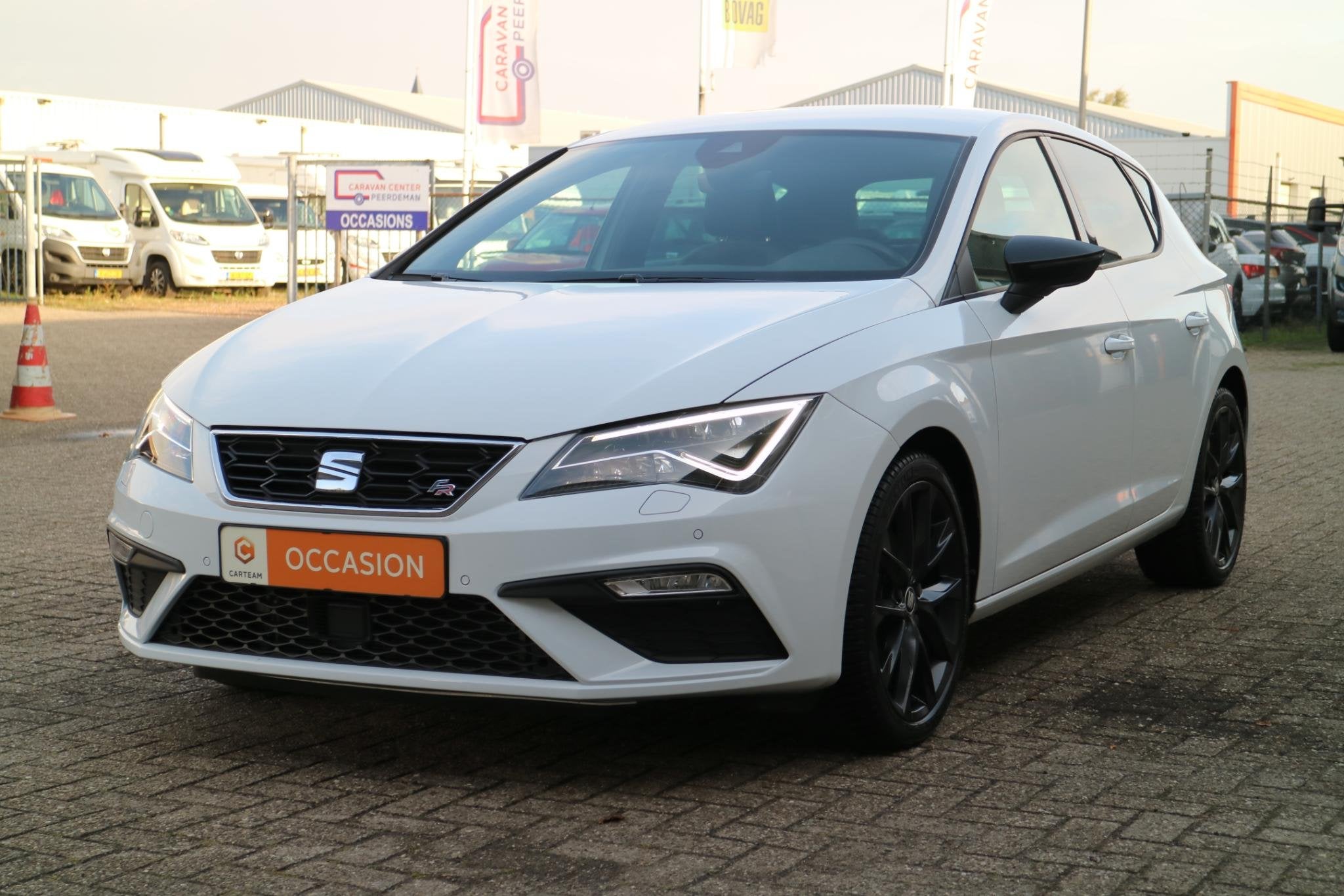 SEAT Leon 1.5 TSI FR Intense | Carplay | Camera | Weinig KM!, Auto's, 4 cilinders, 150 pk, Leon, Wit