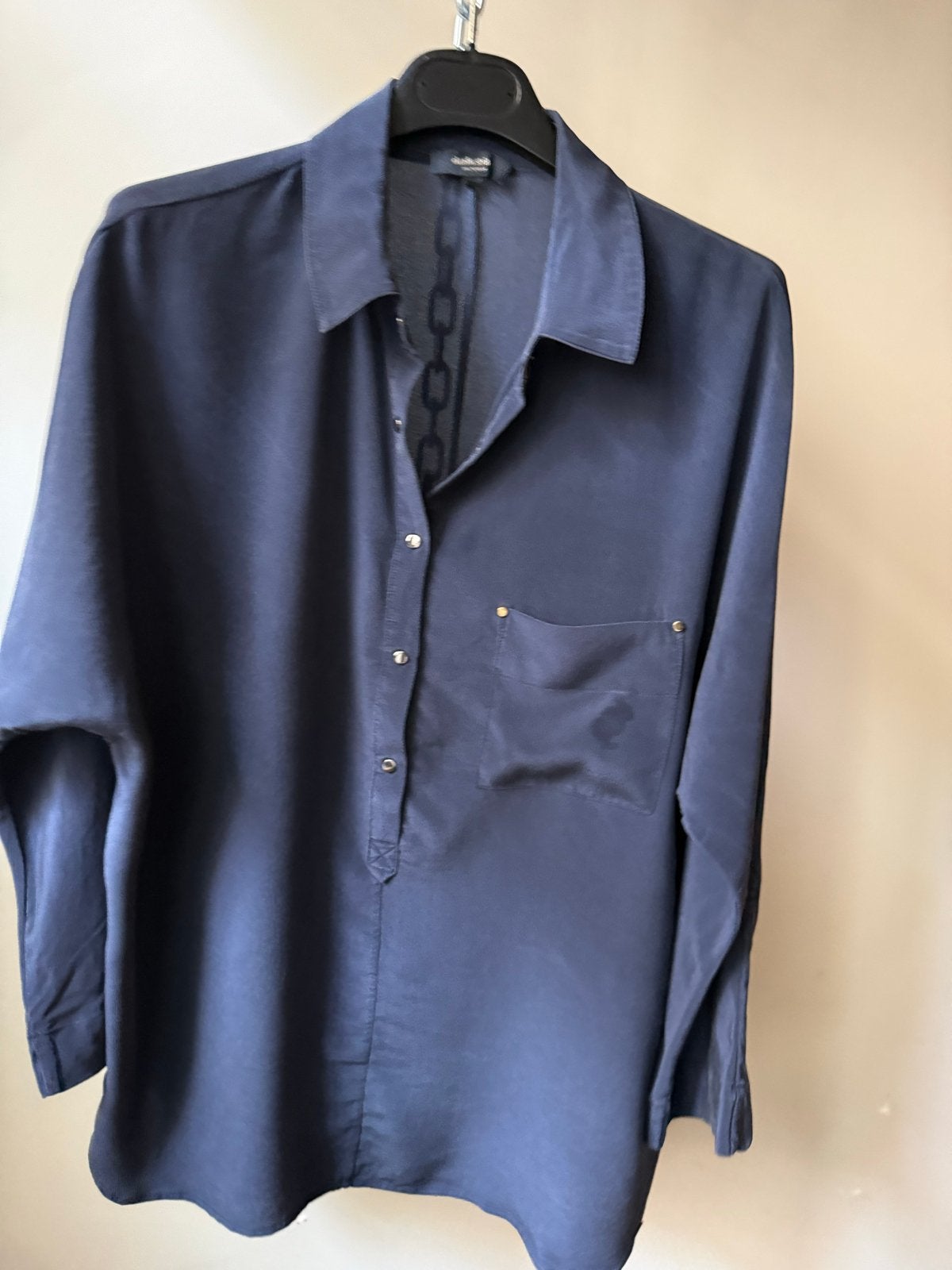 Claudia Sträter donkerblauwe blouse, 100% zijde, maat M, Kleding | Dames, Verzenden, Zo goed als nieuw, Maat 38/40 (M), Blauw