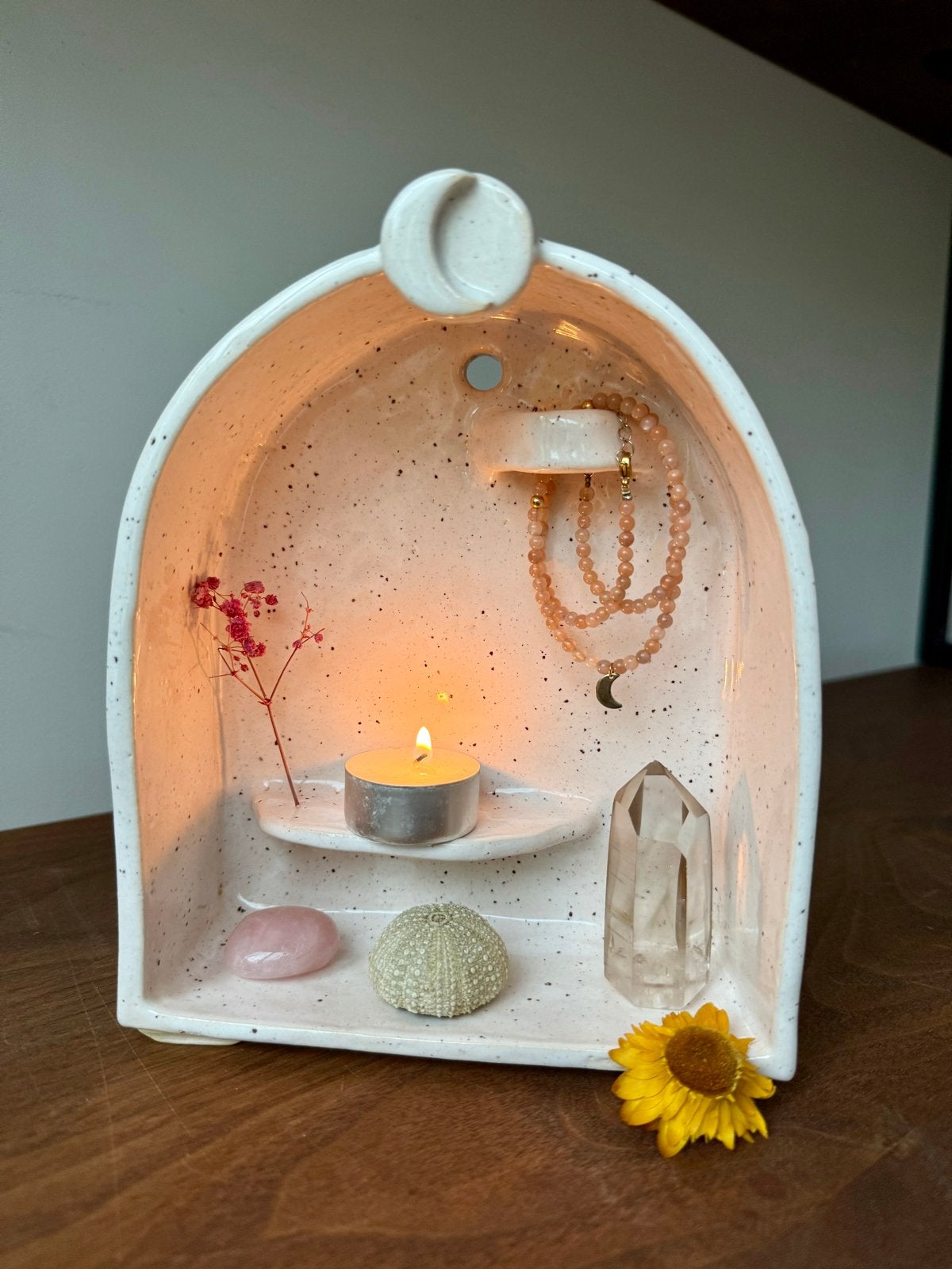 Handgemaakt keramieken Koester Kastje · altaartje, Boho, Nieuw, Ophalen of Verzenden, Wit