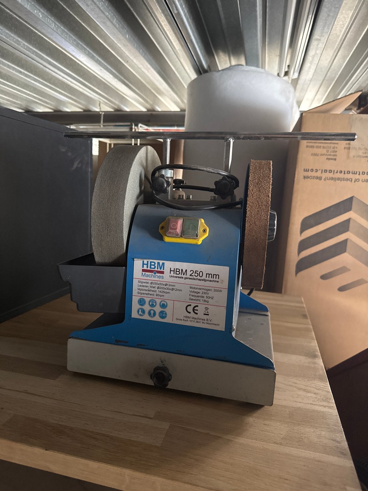 HBM 250 mm Universele Gereedschapslijpmachine, Ophalen, Gebruikt, Minder dan 700 watt, Werkbankslijpmachine