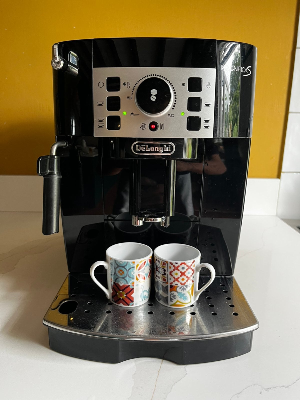 DeLonghi Magnifica S koffiemachine, Ophalen of Verzenden, Zo goed als nieuw, Koffiemachine, Afneembaar waterreservoir