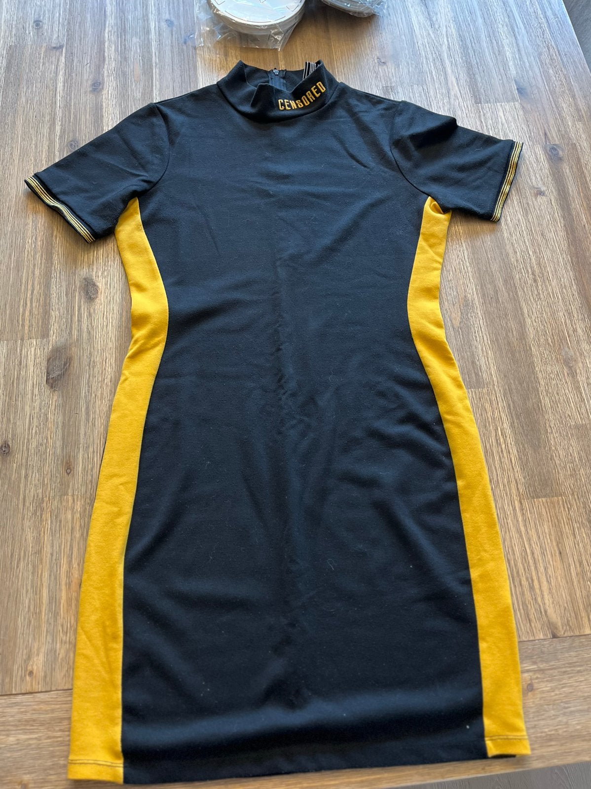🛍️Zwarte jurk The Sting maat M met gele strepen, Maat 38/40 (M), Zwart, Ophalen of Verzenden, Zo goed als nieuw