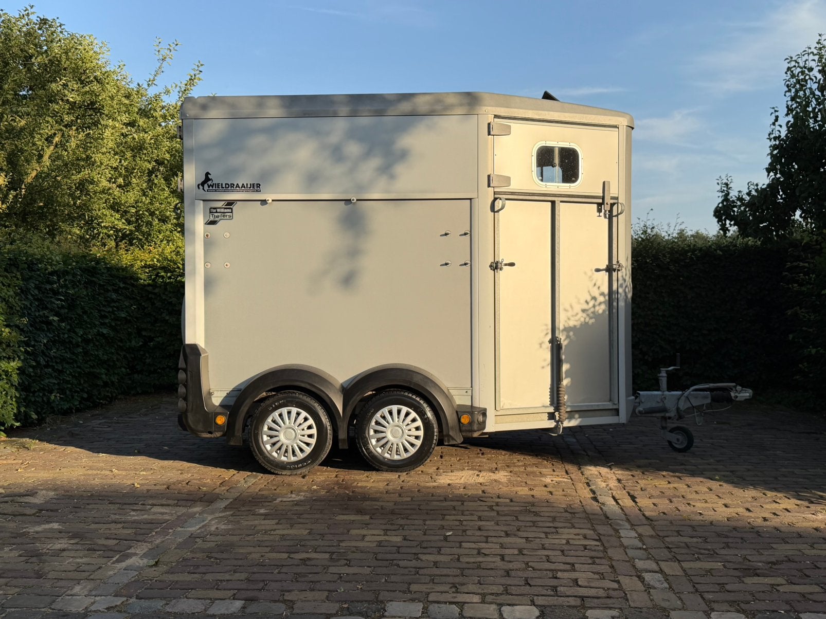 1.5 paards ifor williams met aluminium vloer en zadelkamer, Ophalen, Aluminium, Zo goed als nieuw, Info@ttpaardentrailers.nl