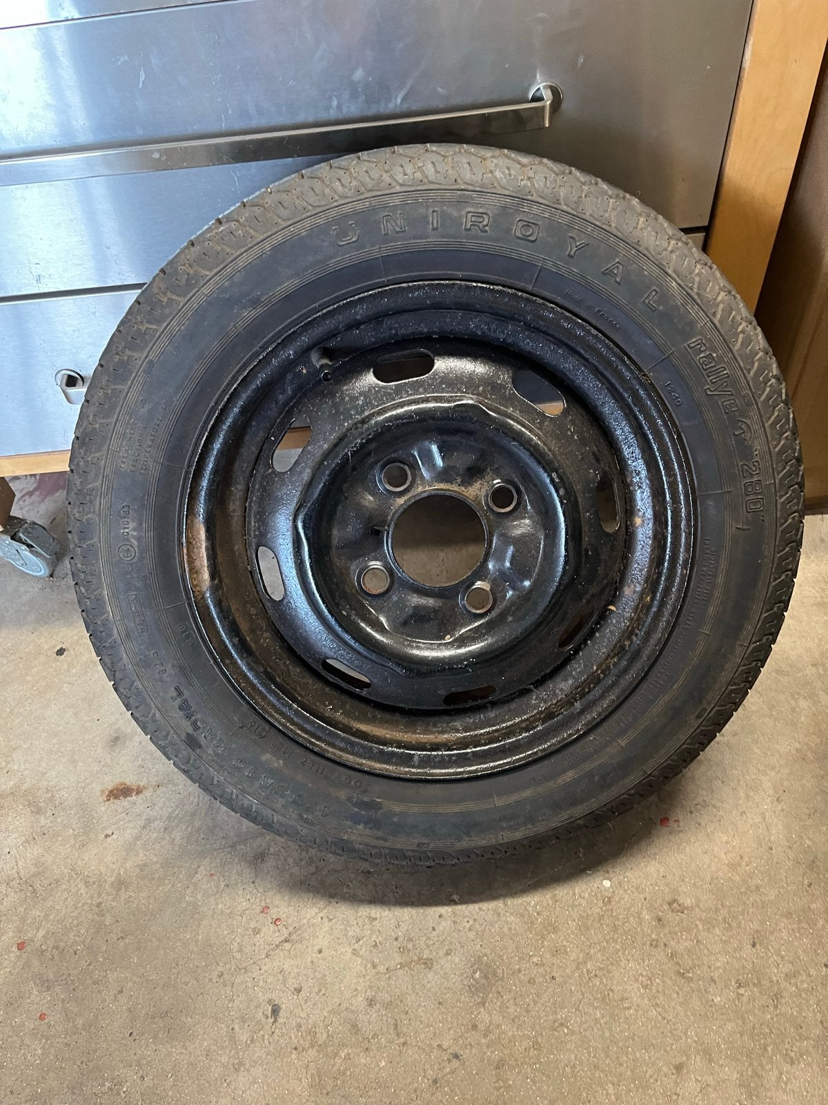 Reservewiel Volkswagen Kever 1303, Auto-onderdelen, Banden en Velgen, Ophalen, Overige, Gebruikt, Banden en Velgen