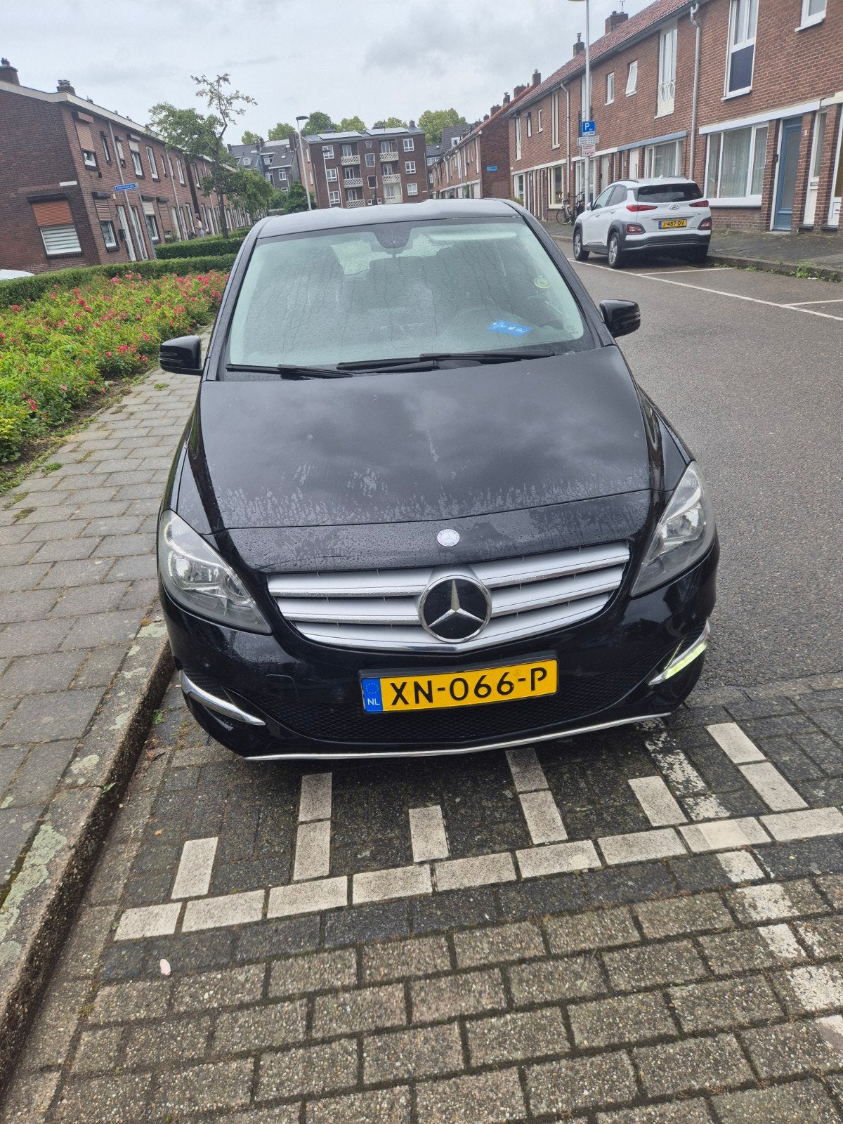 Mercedes-Benz B-Klasse 2.0 B200 5DRS Nat.gas AUT 2014 Zwart, Auto's, Mercedes-Benz, 1435 kg, Overige brandstoffen, Zwart, Particulier