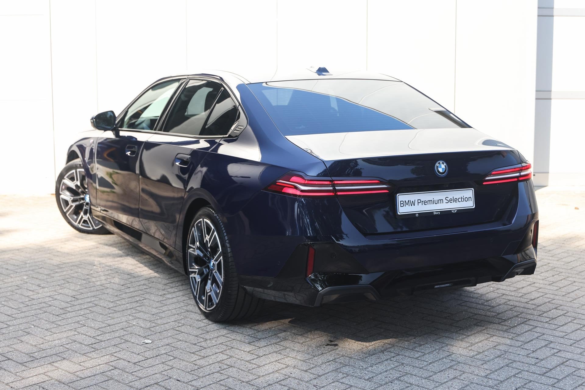 BMW 5 Serie 530e M Sport Automaat / Bowers & Wilkins / Parki, Auto's, 1998 cc, Achterwielaandrijving, Euro 6, Met garantie (alle)