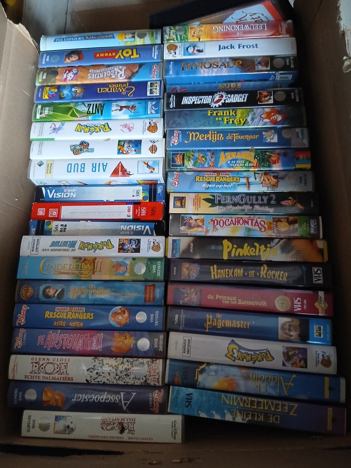 Grote collectie 40 + VHS-banden: Disney, animatie en meer!, Gebruikt, Animatie, Verzamelbox, Alle leeftijden