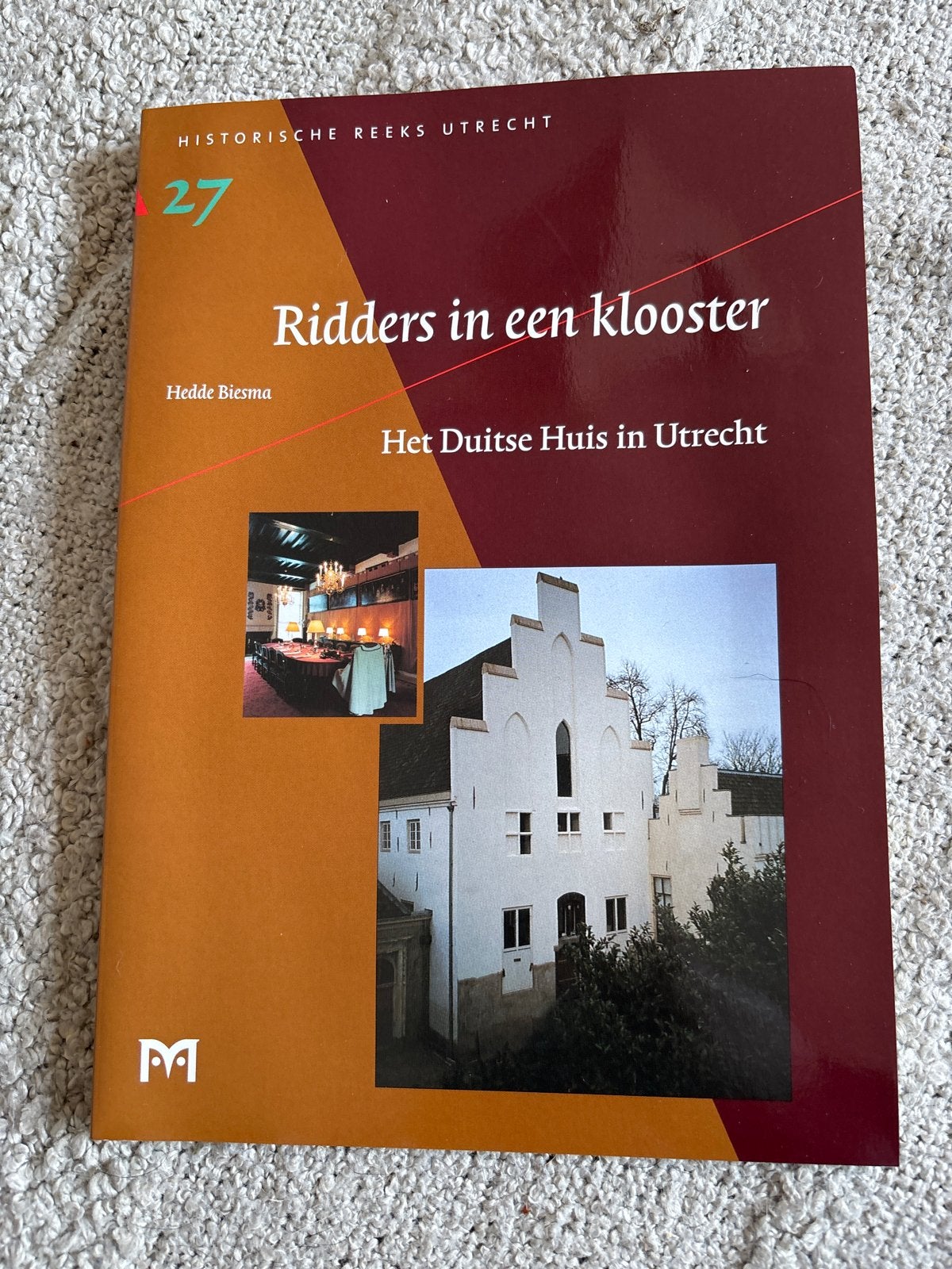 Ridders in een klooster - Het Duitse Huis in Utrecht, Ophalen of Verzenden, 20e eeuw of later, Gelezen
