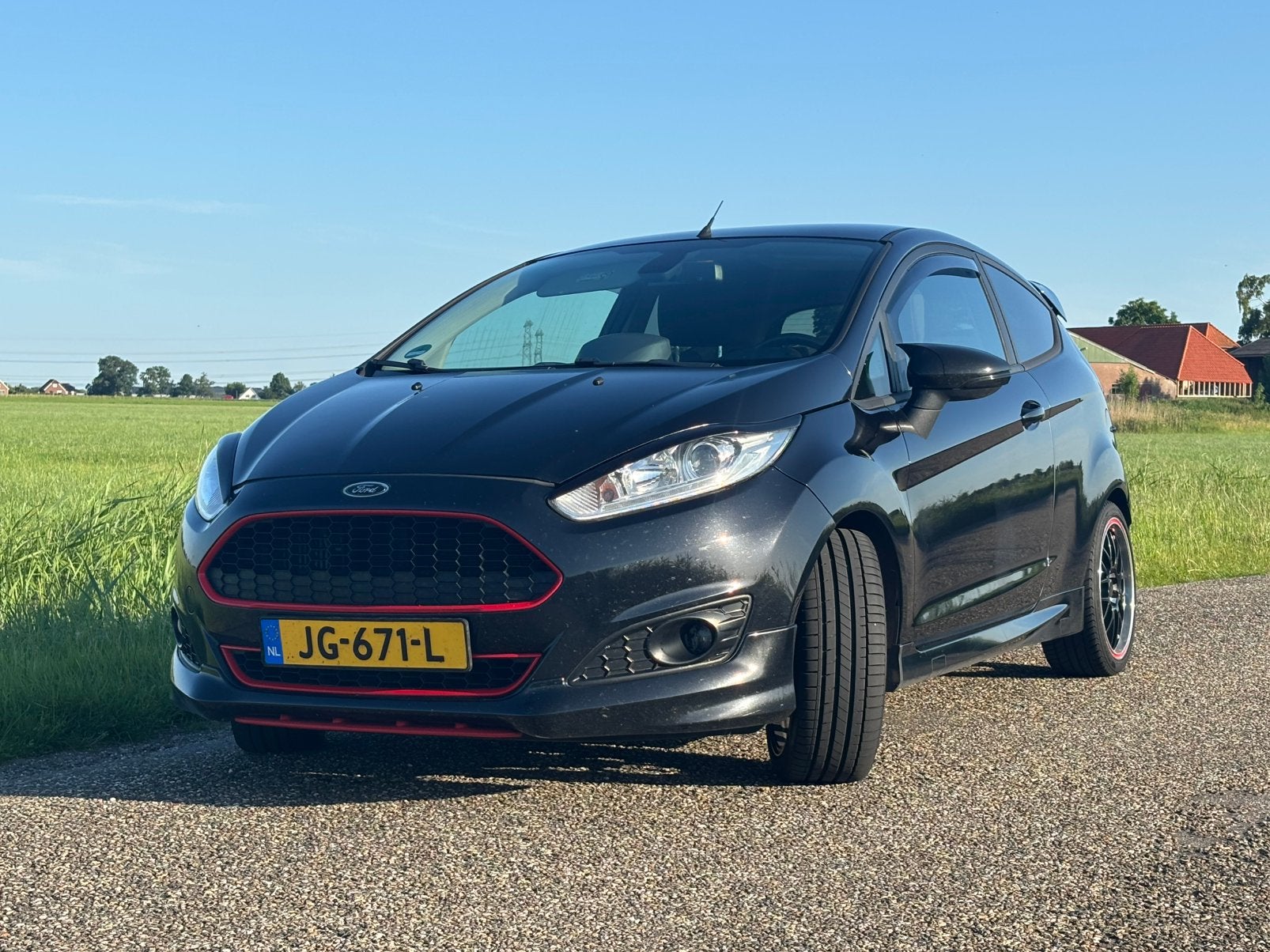 Ford Fiësta Black edition 140PK NW APK Distributieriem vv, Auto's, Voorwielaandrijving, 40 €/maand, Zwart, Handgeschakeld