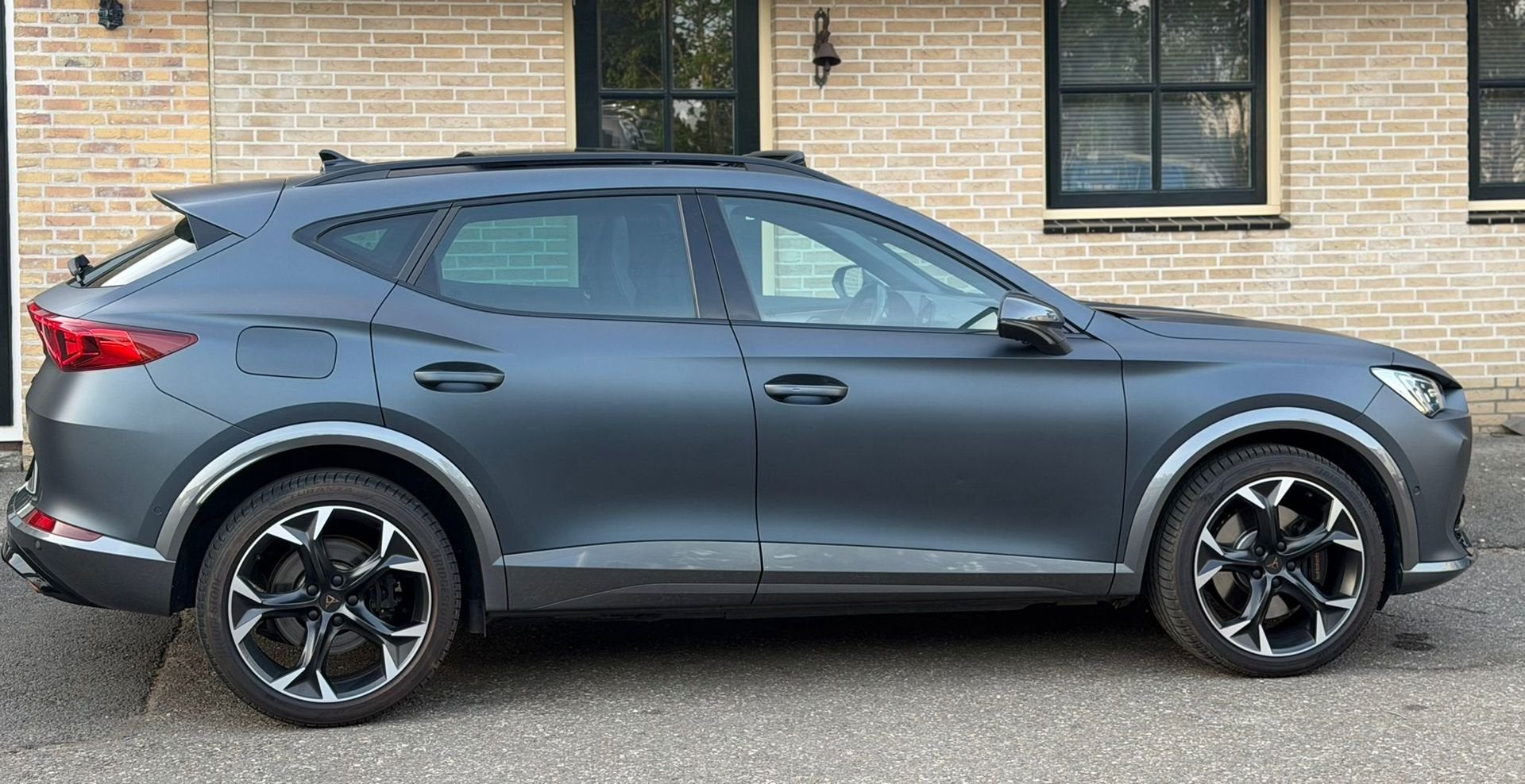 Cupra Formentor 245PK| PANO| CAMERA 1.4 e-Hybrid VZ Performa, Auto's, Dealer onderhouden, Gebruikt, 4 cilinders, Leder en Stof