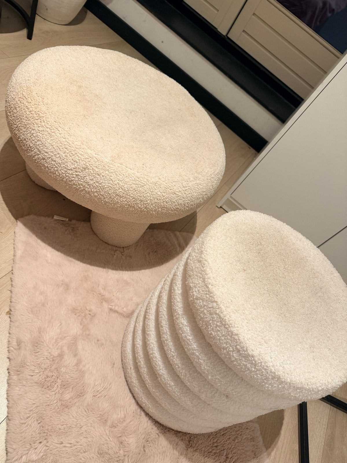 2 Teddy stof poefjes - Zo goed als nieuw, Ophalen, Minder dan 50 cm, Rond, Zo goed als nieuw