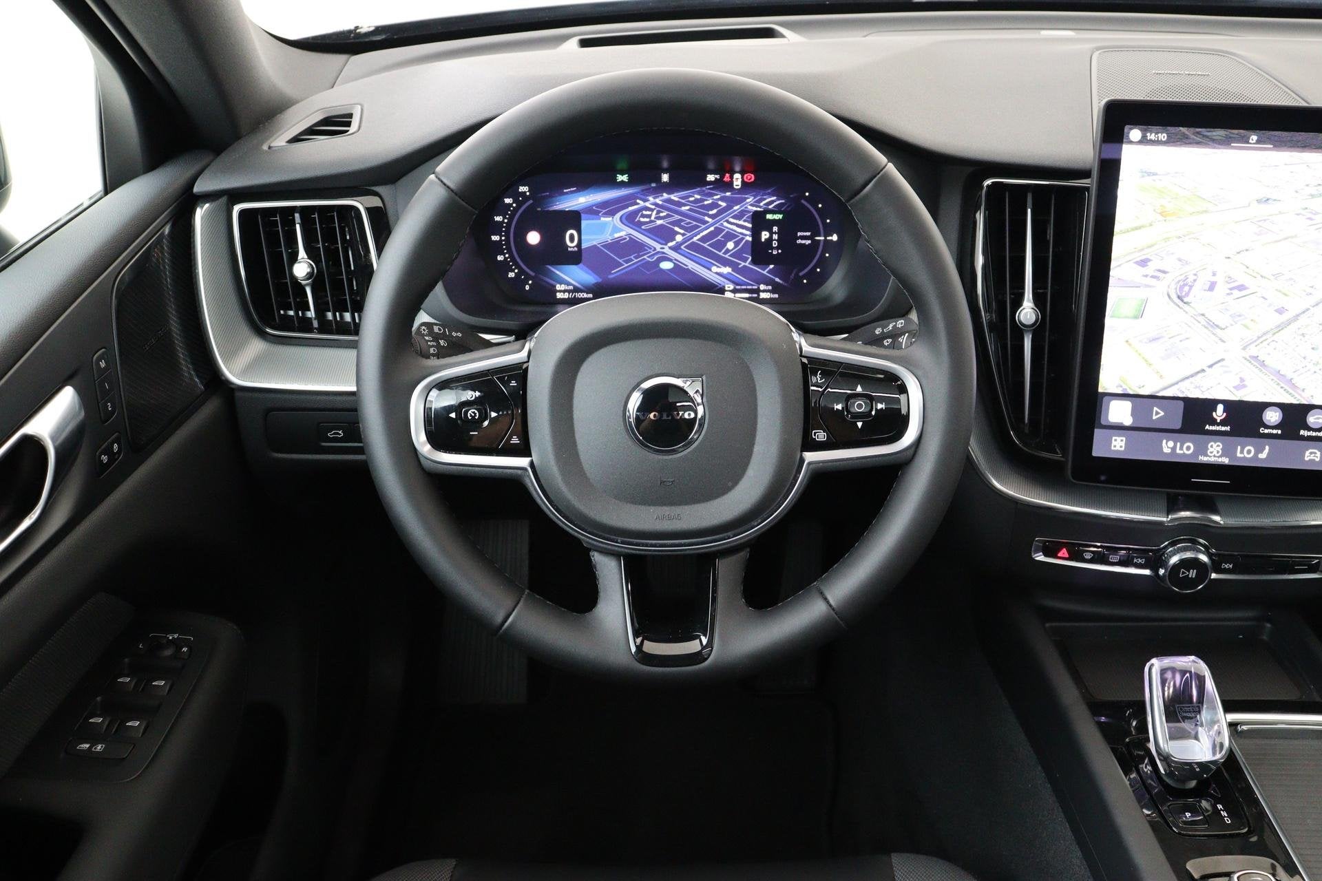 Volvo XC60 II T8 PLUG-IN HYBRID AWD PLUS BLACK EDITION -PANO, Auto's, Volvo, Automaat, 12 maanden, Gebruikt, Euro 6