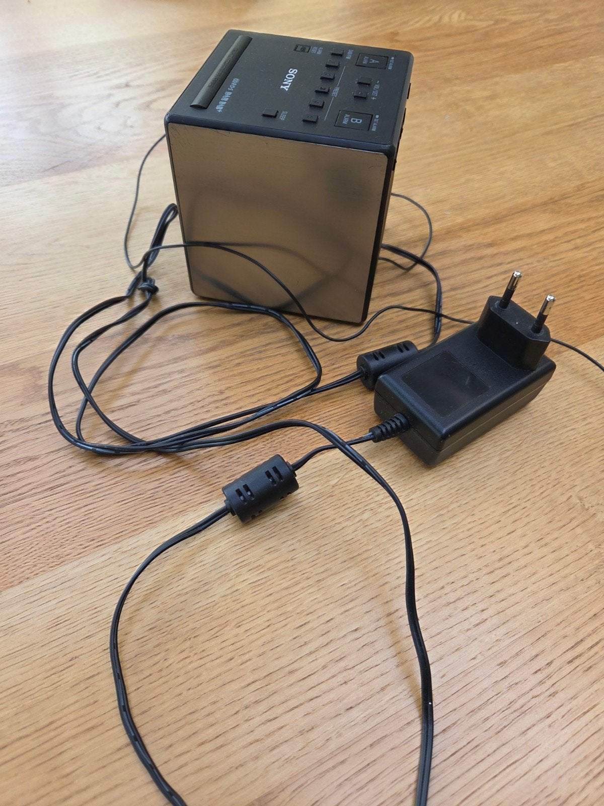 Sony Wekkerradio XDR-C1DBP DAB/DAB+ FM, Ophalen of Verzenden, Gebruikt, Radio