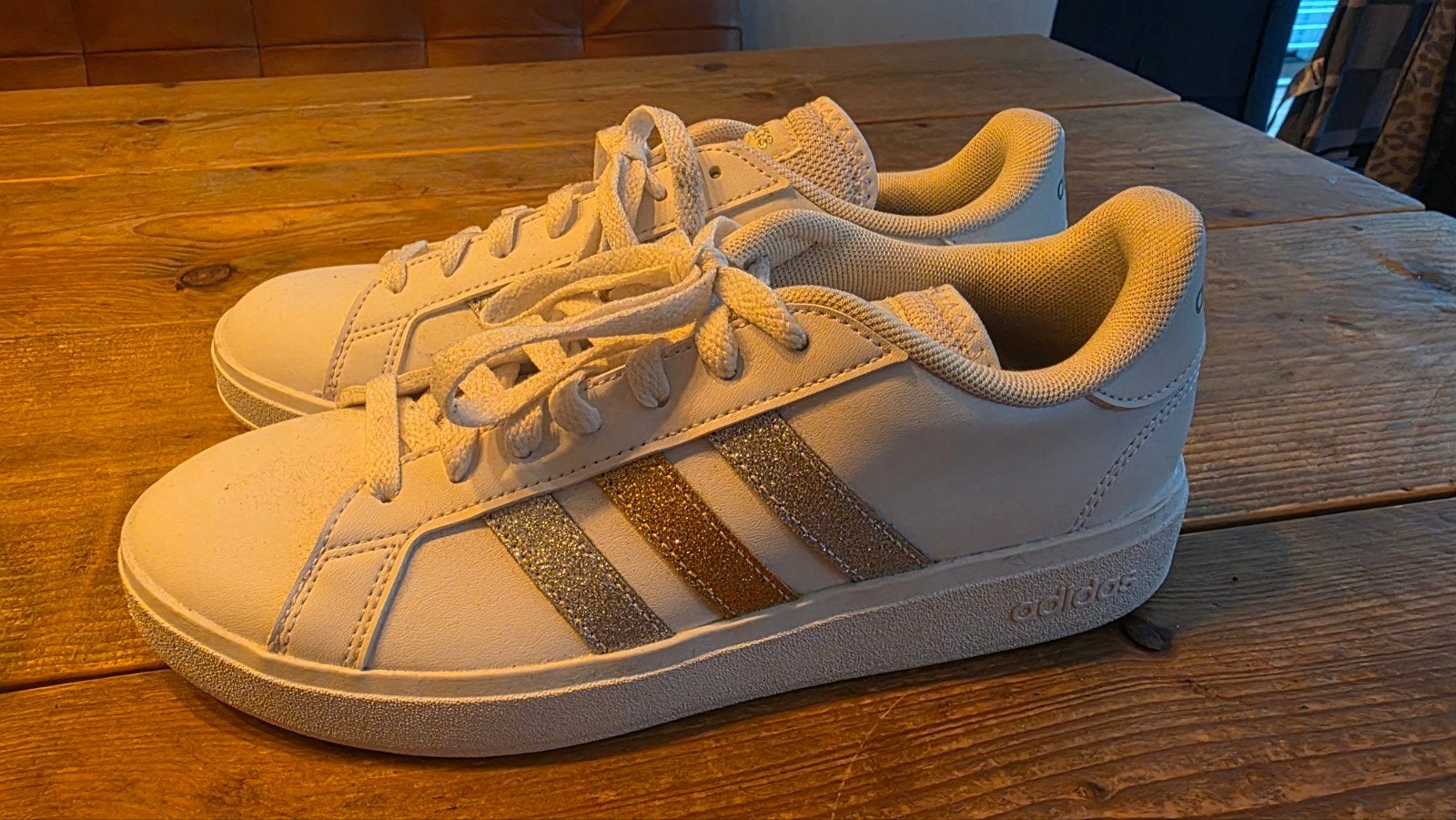 Nieuwe Adidas damessneakers maat 40., Kleding | Dames, Schoenen, Adidas, Wit, Nieuw, Ophalen of Verzenden