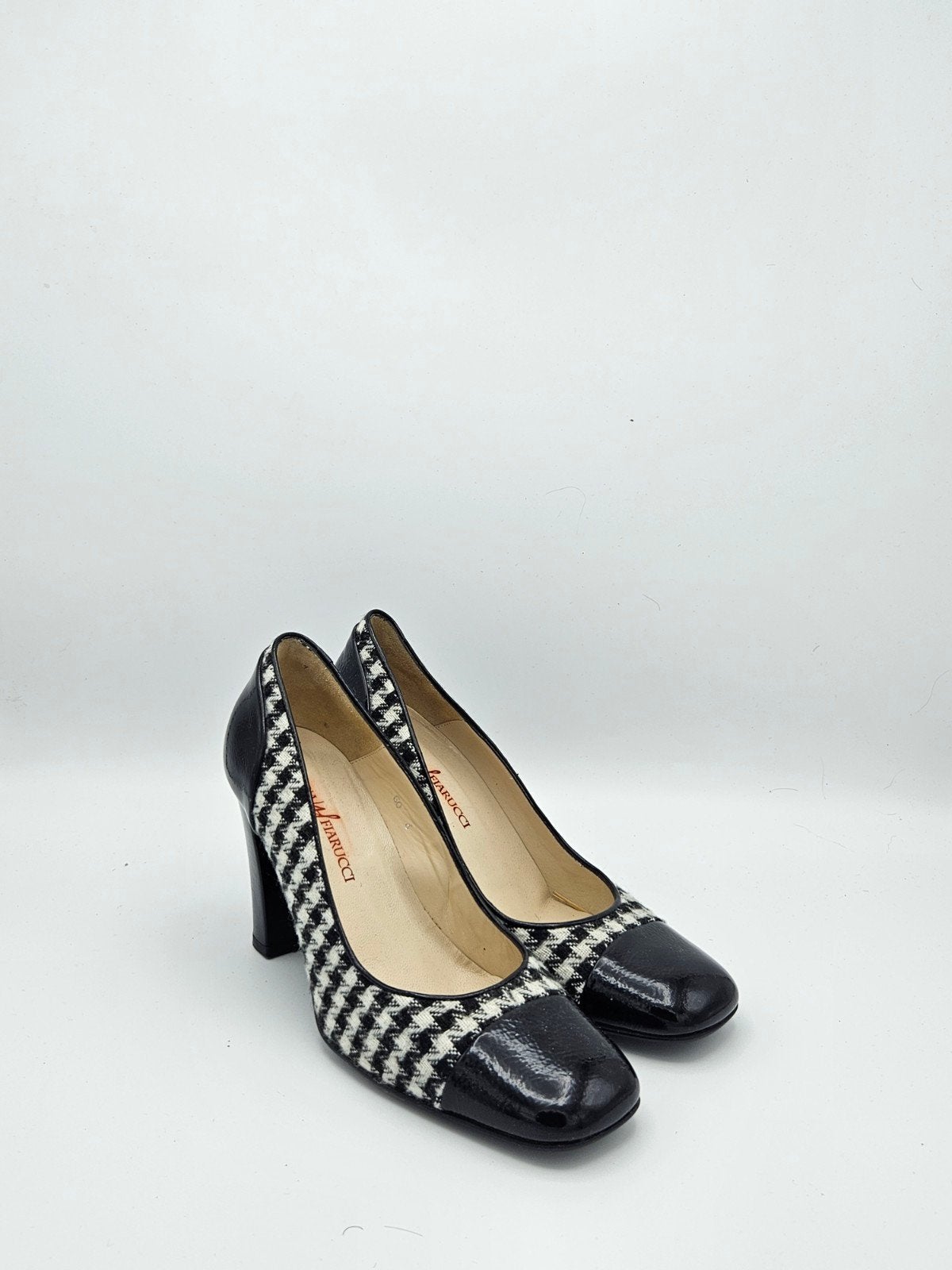 Nina Ferrucci Pumps Zwart/Wit Maat 39, Pumps, Zwart, Ophalen of Verzenden, Zo goed als nieuw