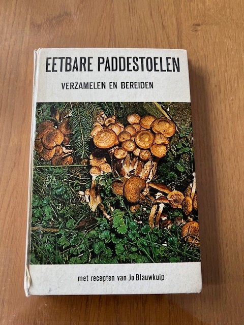 Eetbare paddestoelen - Verzamelen en bereiden, Ophalen of Verzenden, Zo goed als nieuw