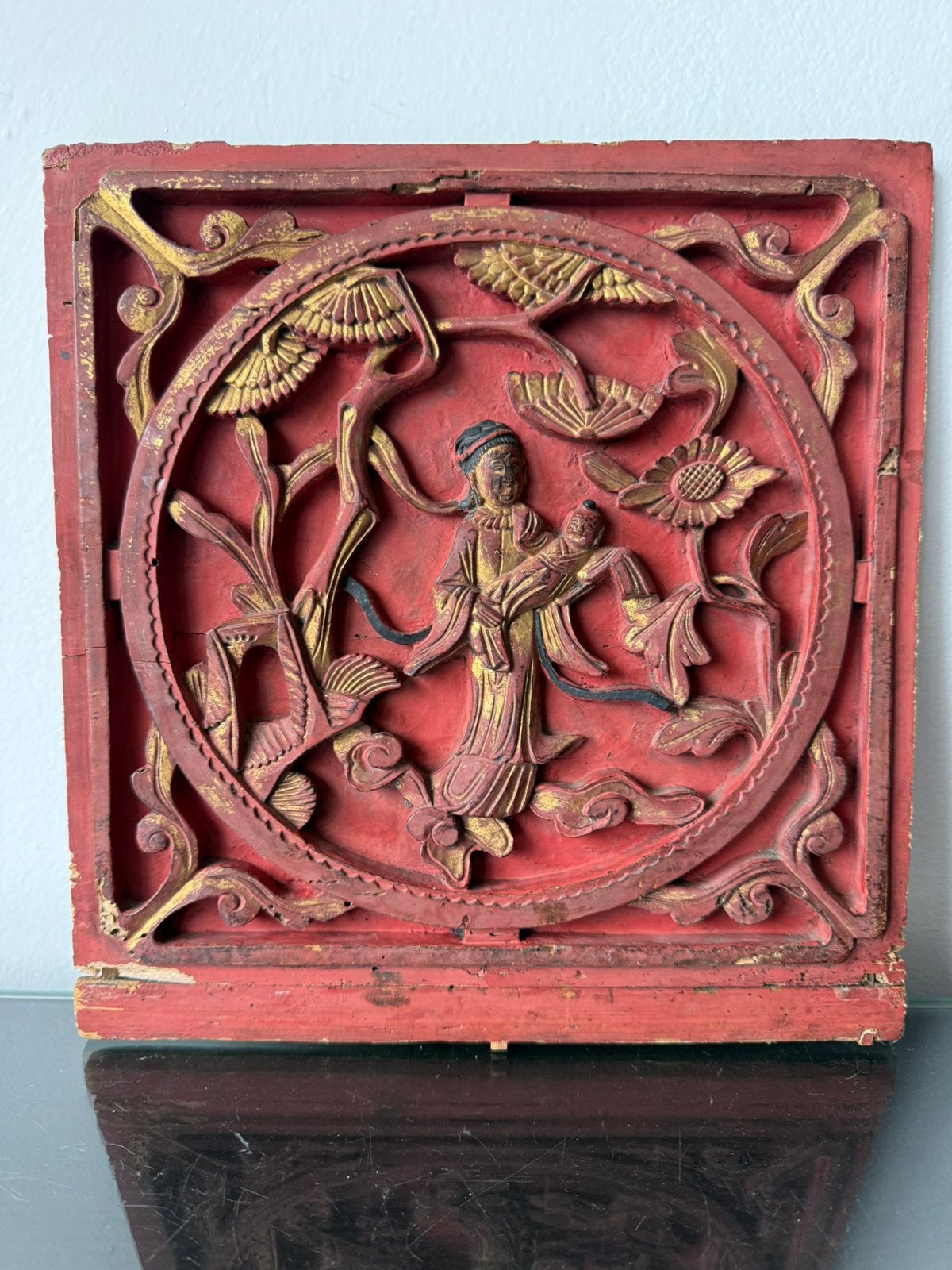 Antiek Chinees houtsnijwerk rood goud, Hout, Ophalen of Verzenden, Geschilderd, China