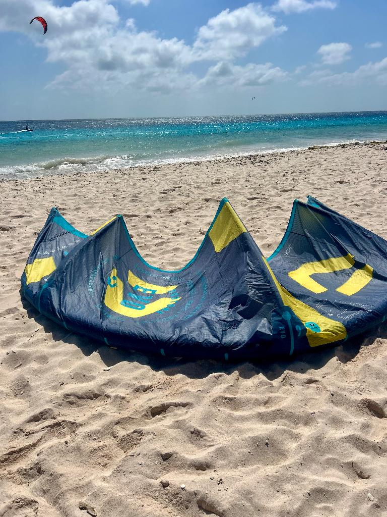 Duotone Evo 9m kite 2023/2024, Watersport en Boten, Kitesurfen, Ophalen, 9 m², Geen board, Zo goed als nieuw