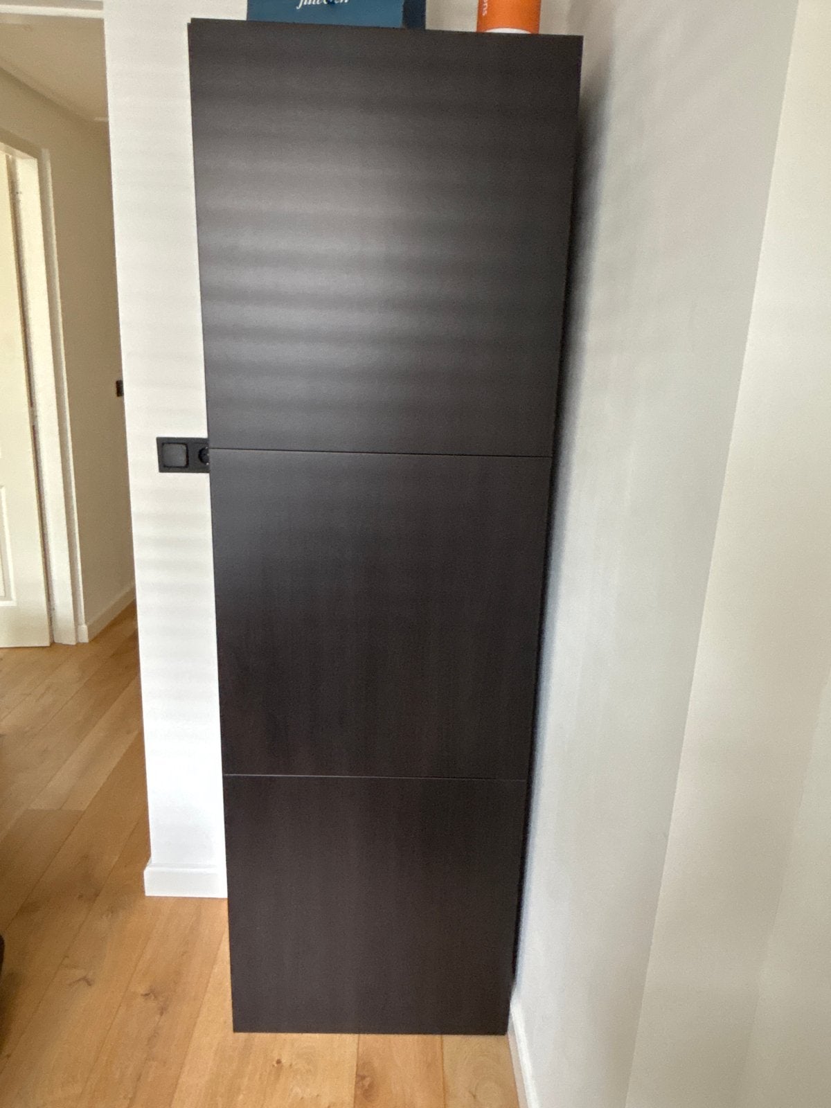Hoge smalle kast met deuren, Ophalen, 50 tot 100 cm, Zo goed als nieuw, 150 tot 200 cm