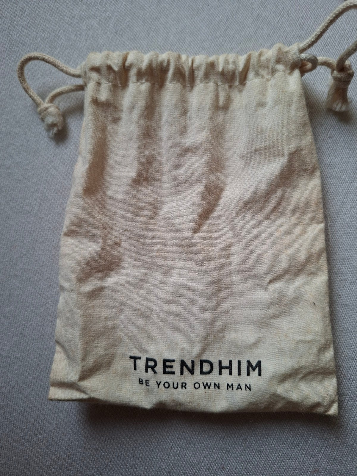 Zilverkleurige ketting van Trendhim, Ophalen
