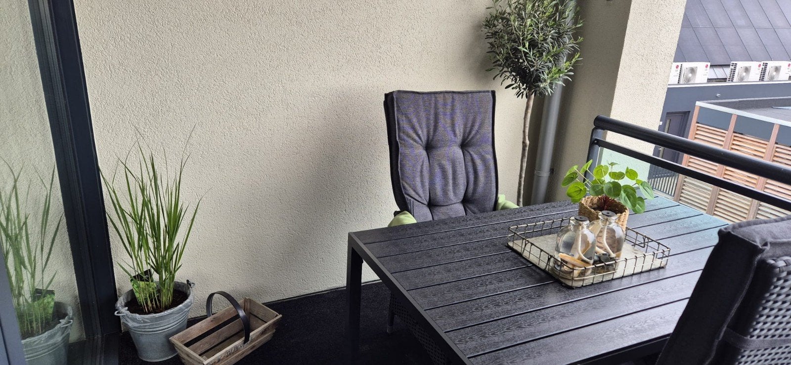 Zo goed als nieuwe zwarte kunststof/metalen tuin-balkonset, Kunststof, Gebruikt, Tuinset, Eettafel